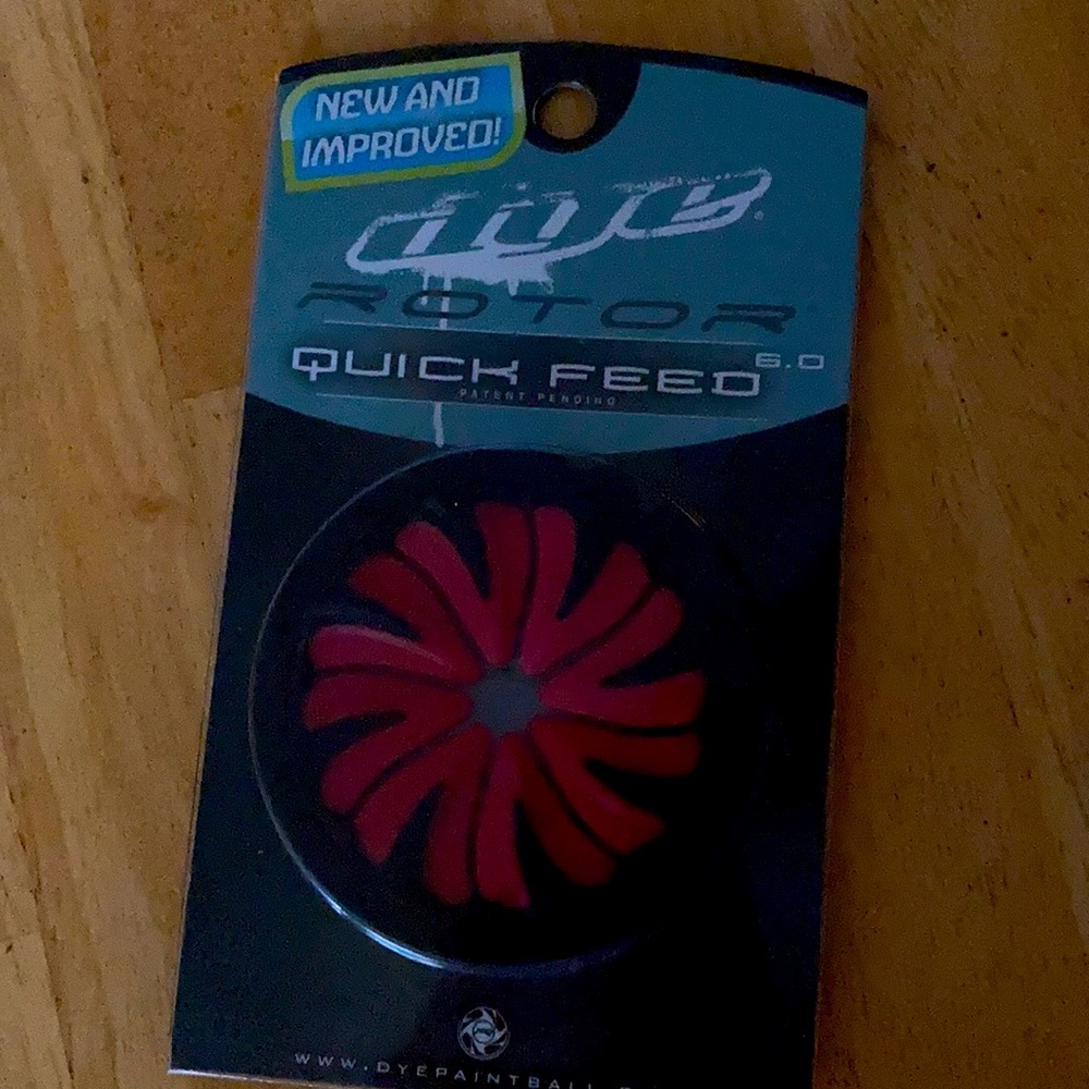 Dye Rotor Quick Feed Lid 6.0 Black/Red